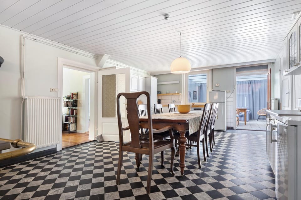 Property building, Living room