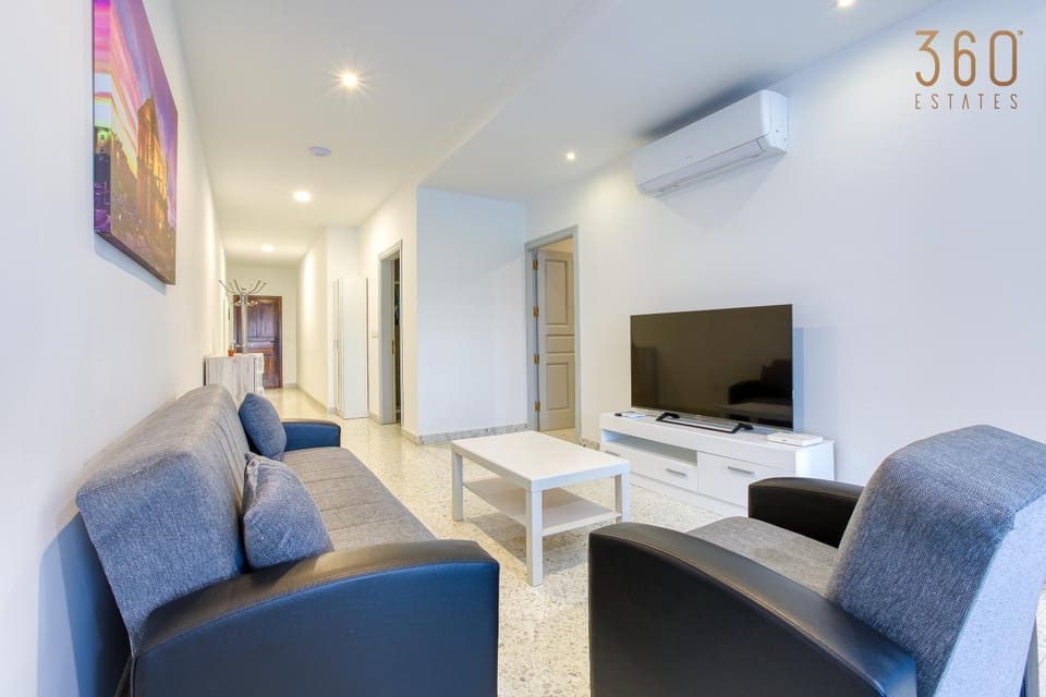 Communal lounge/ TV room, TV and multimedia, Living room, Seating area