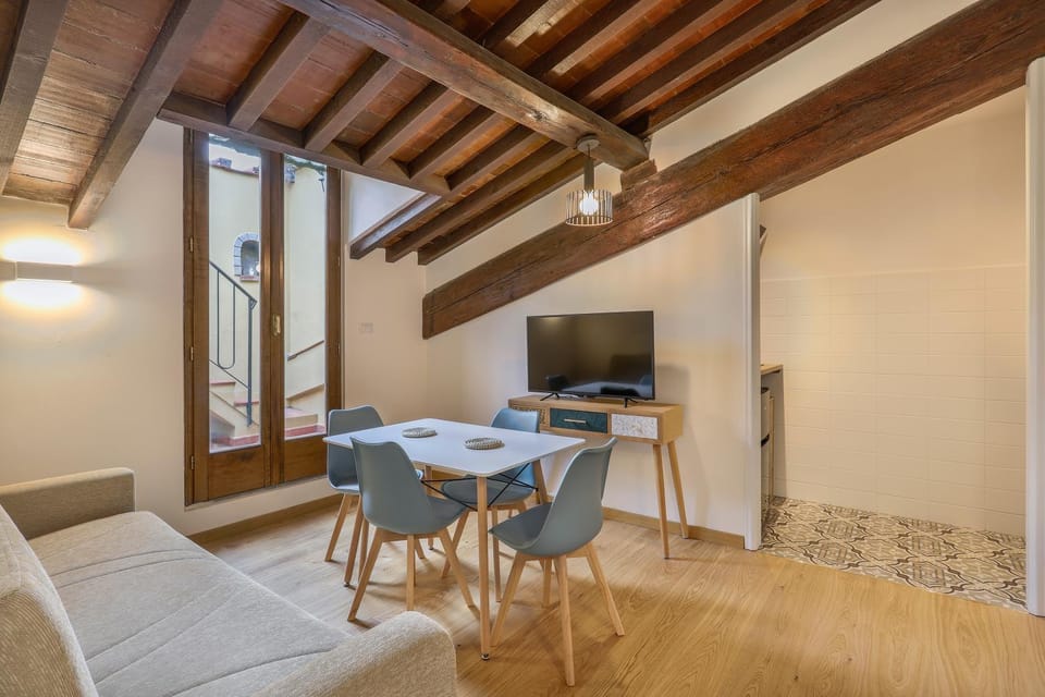 TV and multimedia, Living room, Dining area