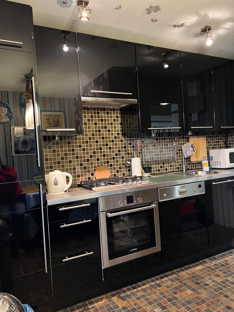 Coffee/tea facilities, Kitchen or kitchenette, dishwasher, microwave, stove, toaster, washing machine