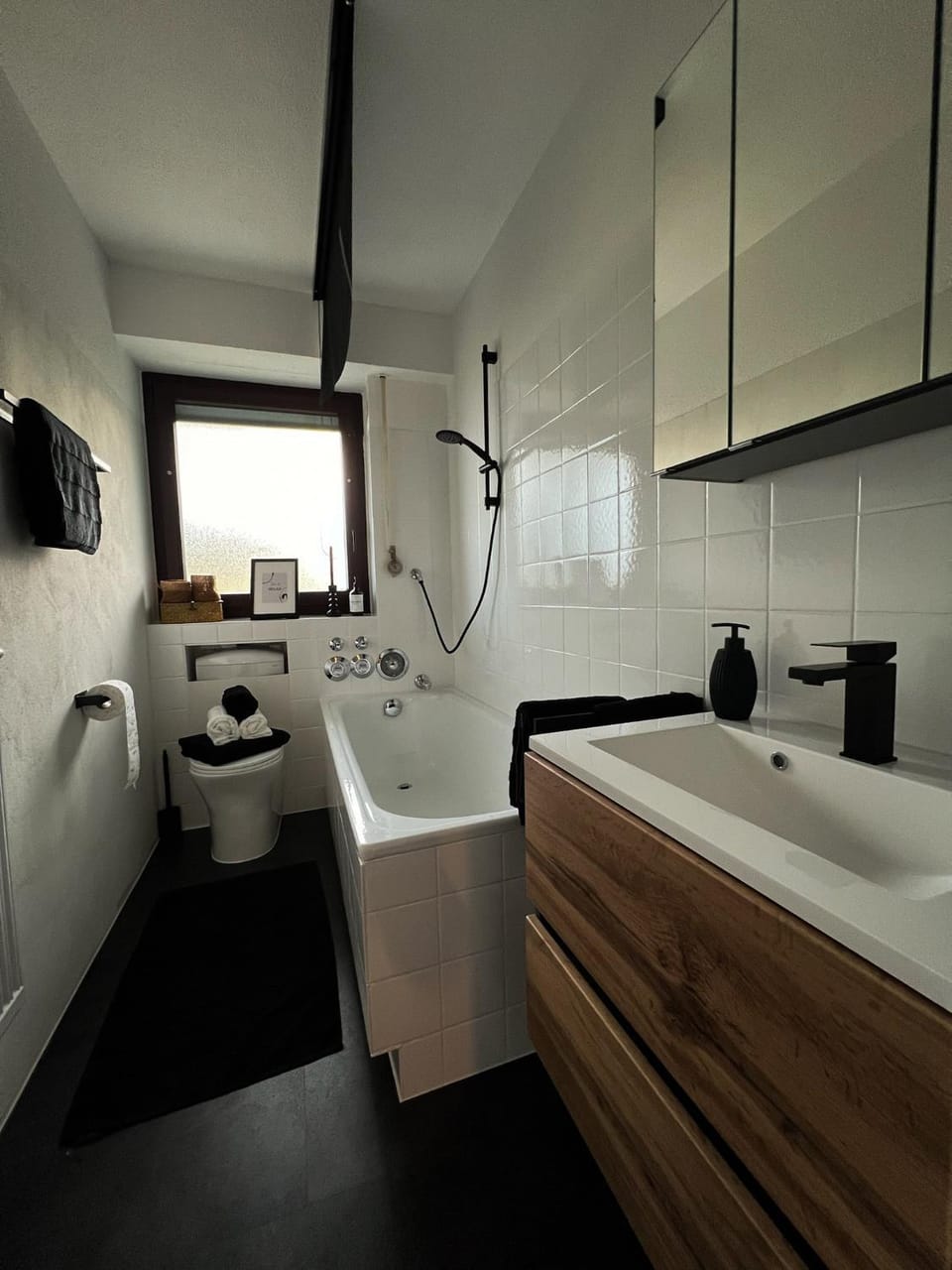 Bathroom, Living room