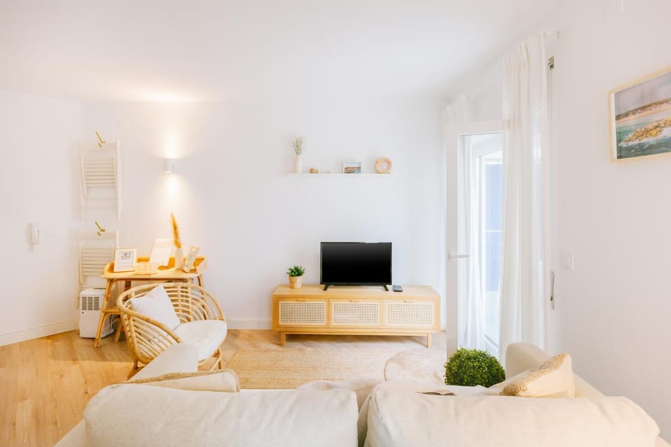 FLH Caparica By the Sea with Balcony Apartment in Costa da Caparica