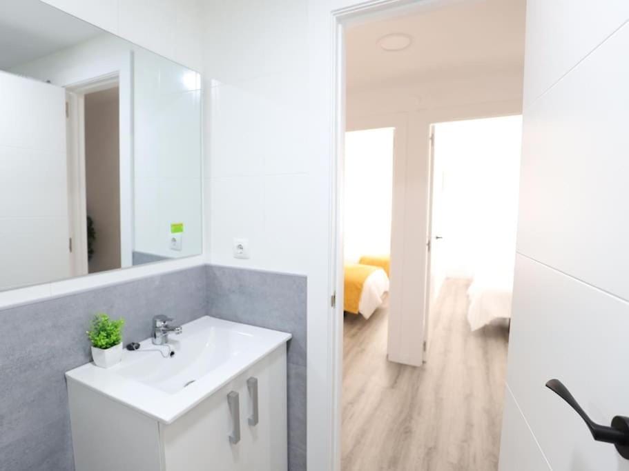 Esplendido apartamento para 6 personas by Hometels Apartment in Port de Sagunt