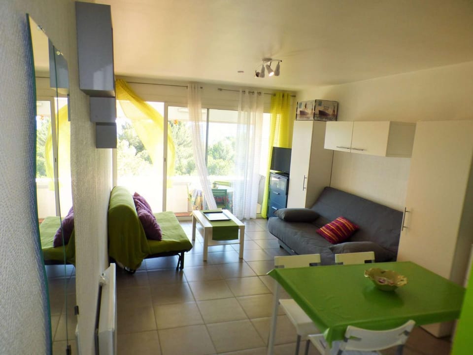 Pleine vue mer, climatisation, plage à deux pas, Tout à pied Apartment in La Seyne-sur-Mer