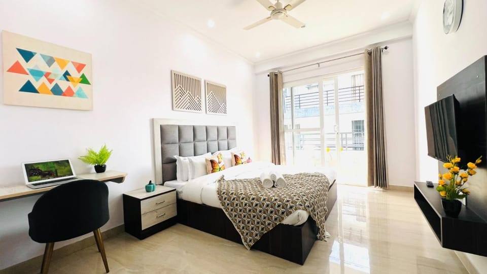 Bed, Photo of the whole room, Bedroom