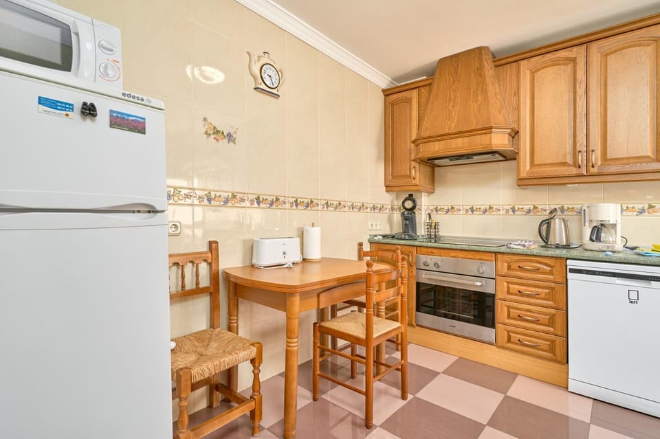 Kitchen or kitchenette, Living room