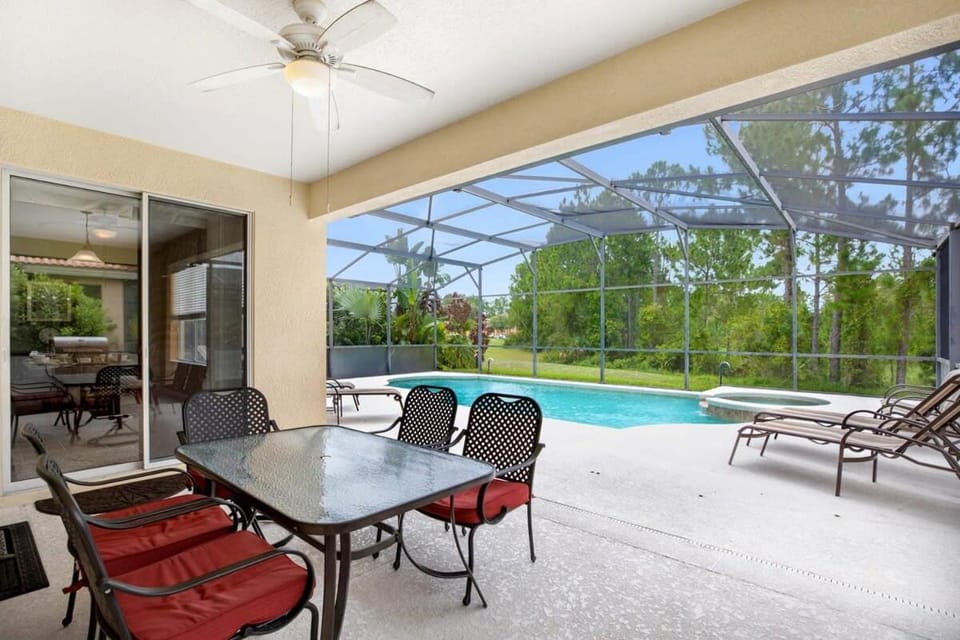 Fabulous Home with Relaxing South Facing Pool-417O House in Loughman