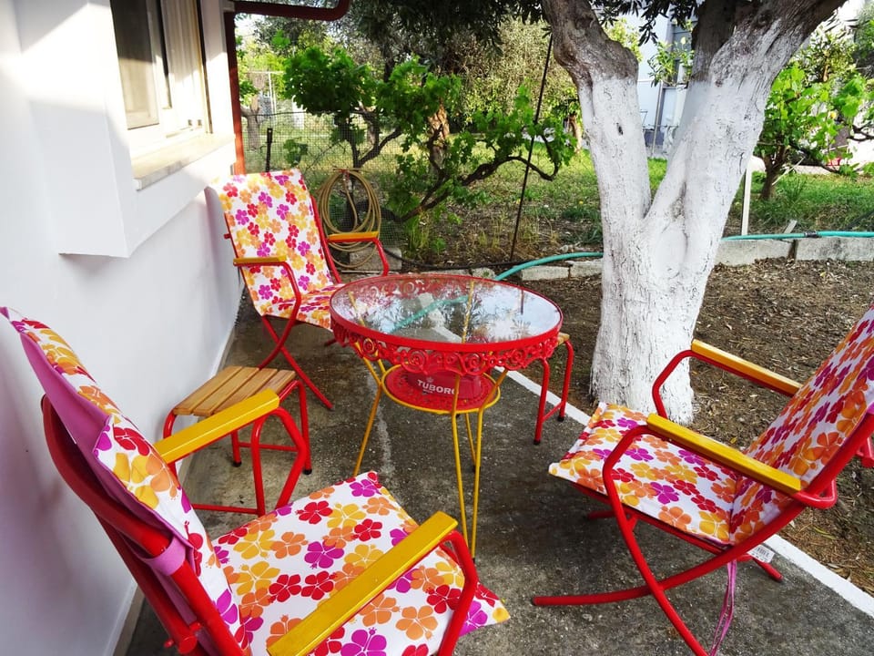 Patio, Seating area, Garden view