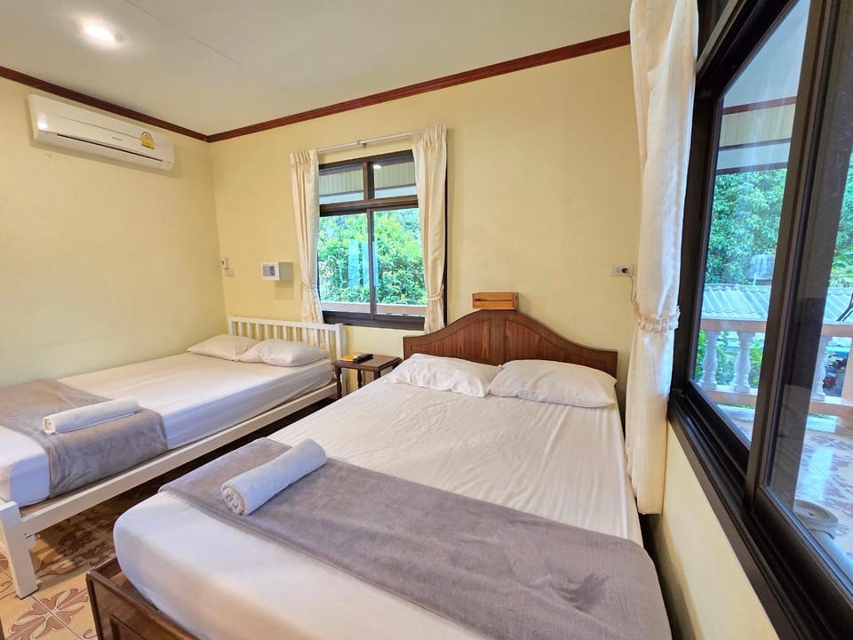 Rainbow Bungalow Haadrin Koh Phangan Resort in Ban Tai