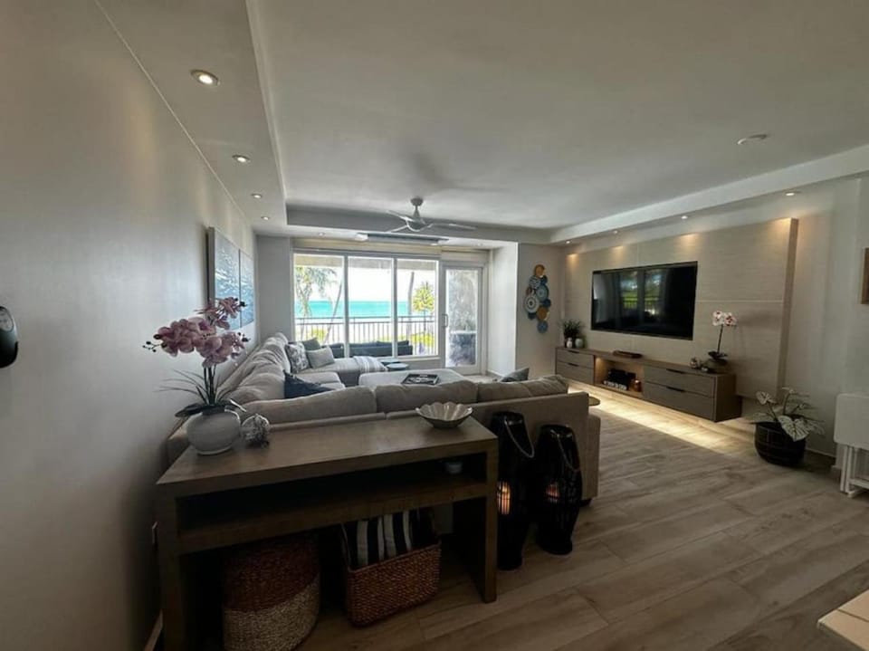 Communal lounge/ TV room, TV and multimedia