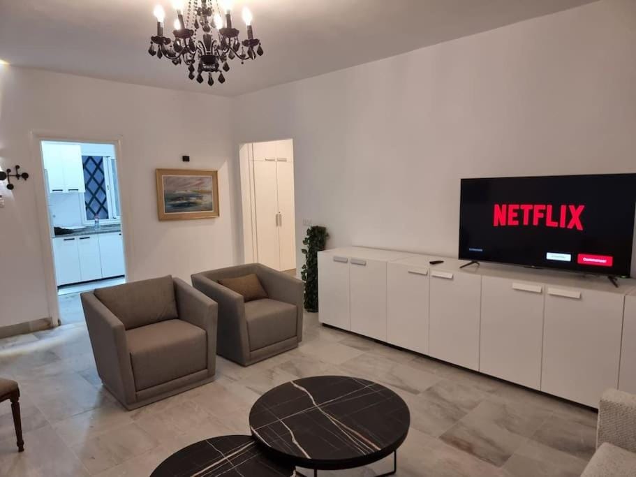 Communal lounge/ TV room, TV and multimedia, Living room