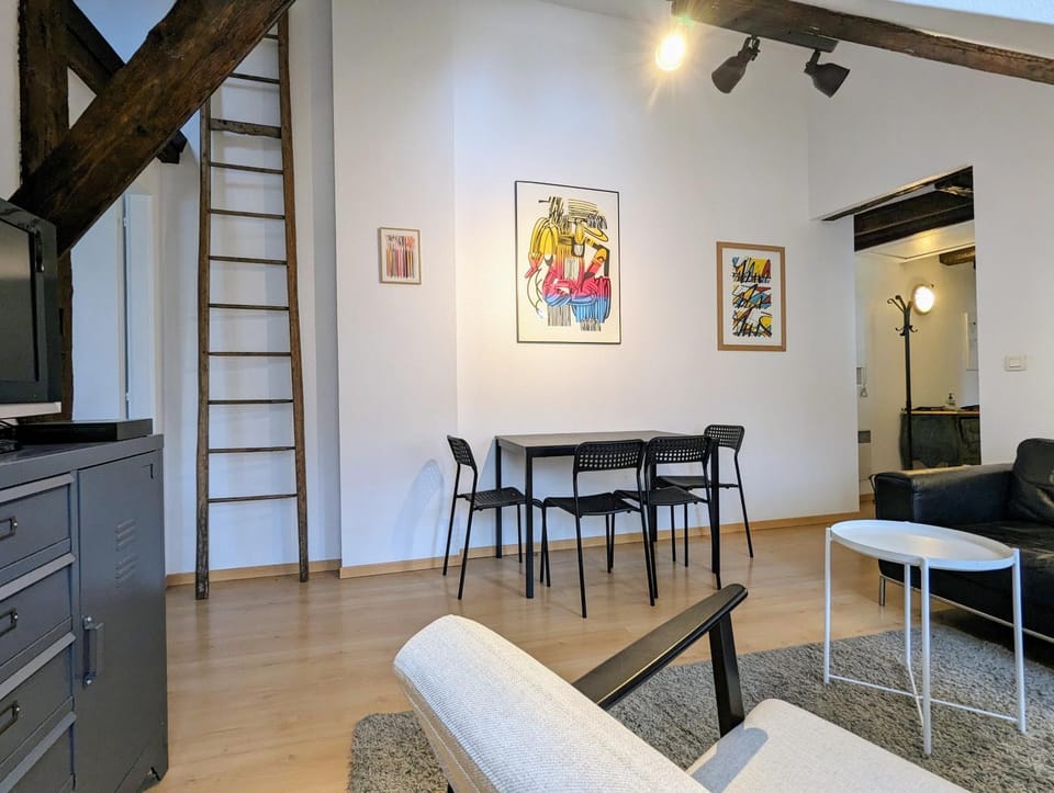 Living room, Dining area