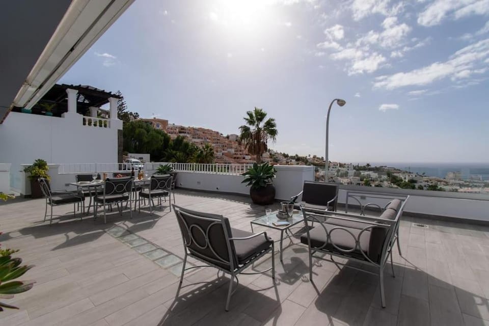 Villa Skylight Wonderful 7 Bedroom Villa Villa in Costa Adeje