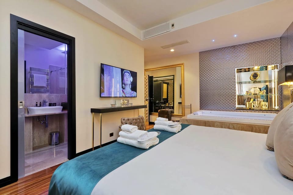 Spanish Gold Edition Apartment in Rome