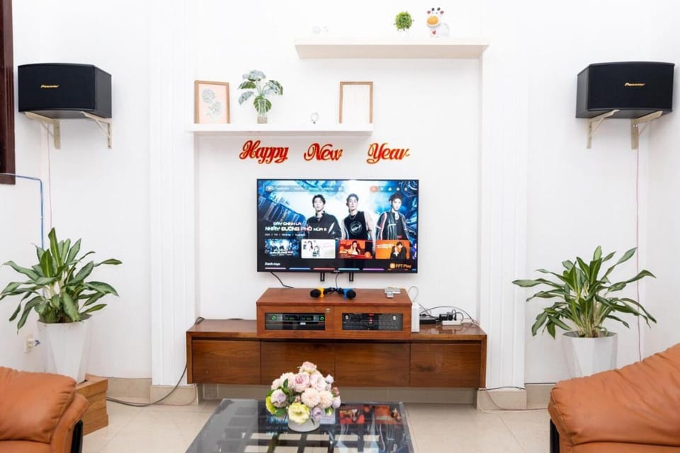 Communal lounge/ TV room, Karaoke