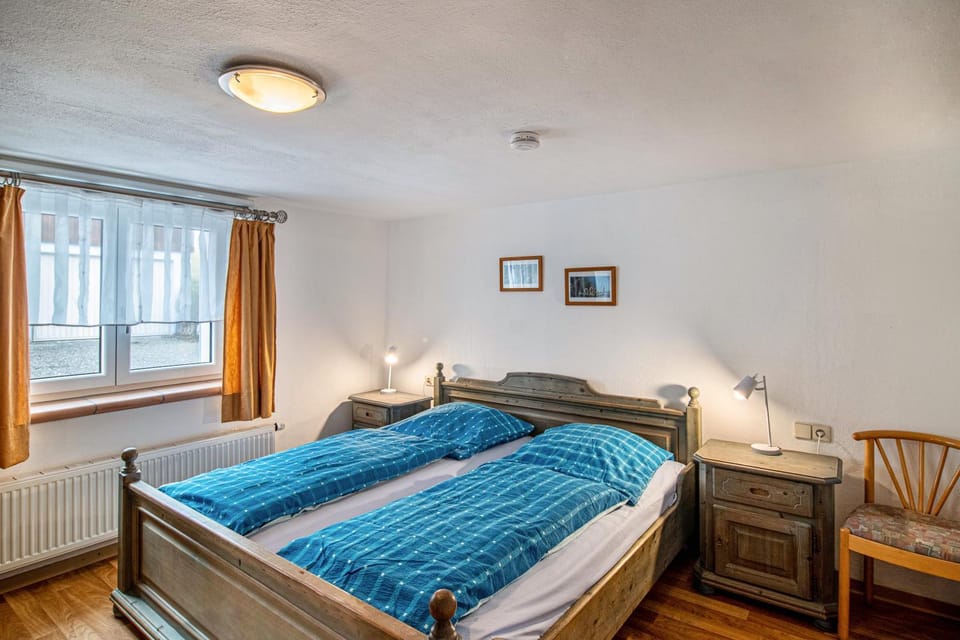 Property building, Living room, Bedroom