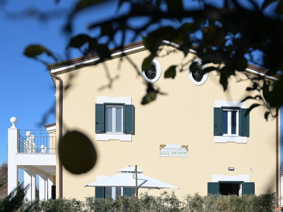 DON PEPPE ROOMS : Villaggio Green Bed and Breakfast in Campania