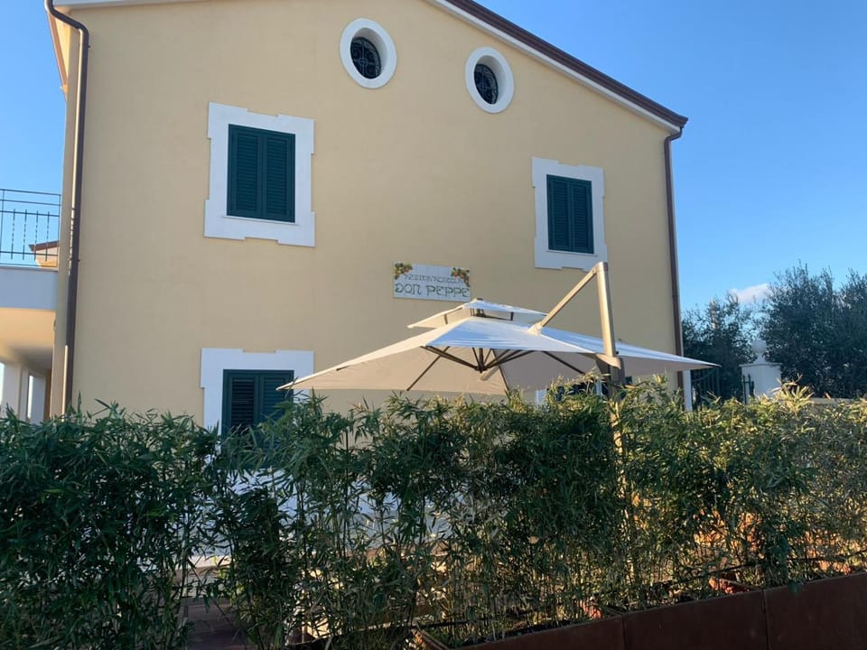 DON PEPPE ROOMS : Villaggio Green Bed and Breakfast in Campania