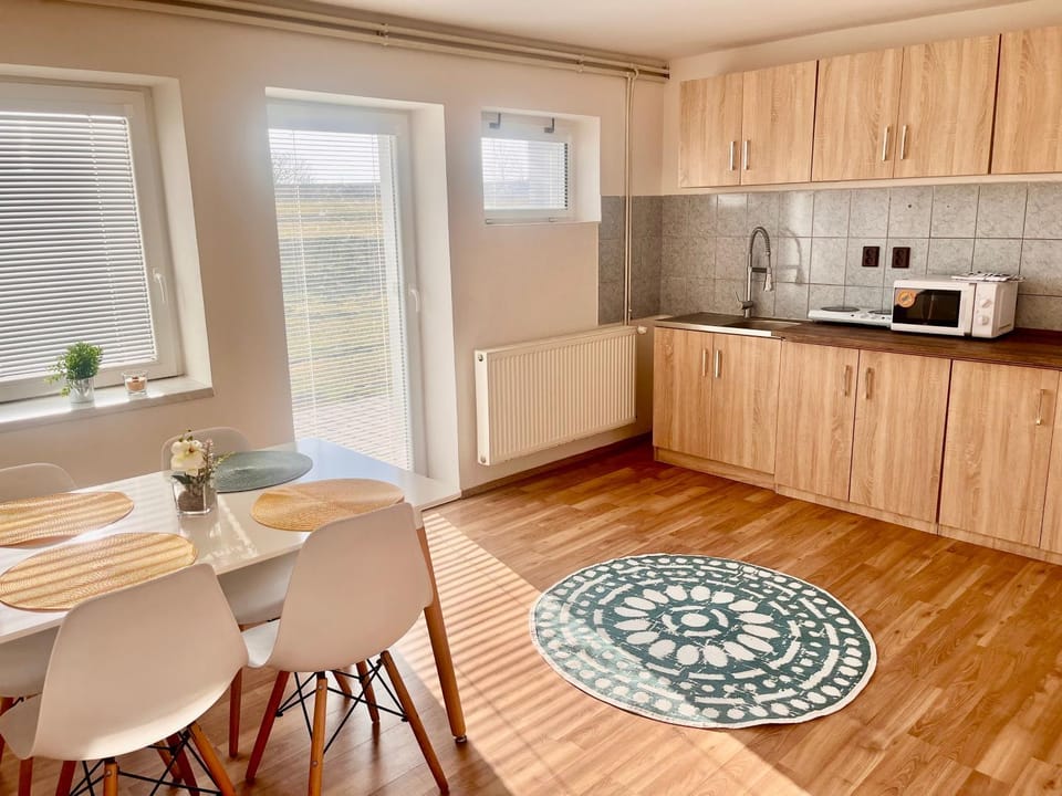 Kitchen or kitchenette, Dining area, toaster