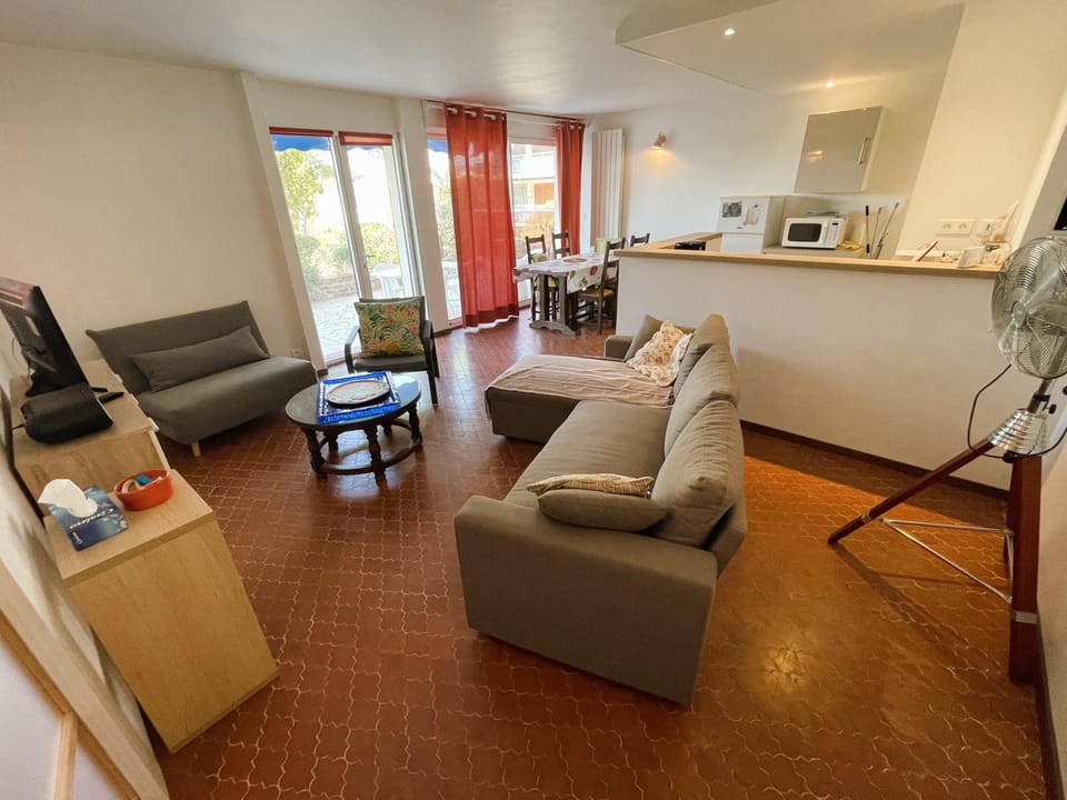 Living room, kitchen