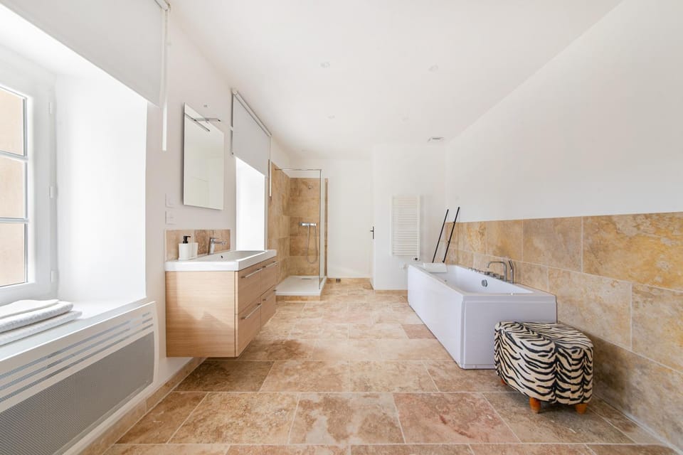 Bathroom, Bath