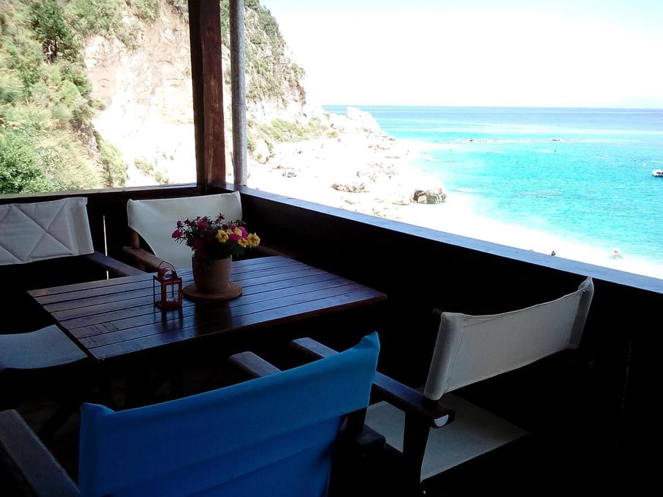 Balcony/Terrace, Beach, Mountain view, Sea view, hair dresser