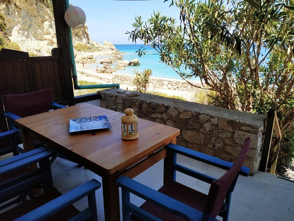 Patio, Balcony/Terrace, Dining area, Beach, Mountain view, Sea view, hair dresser