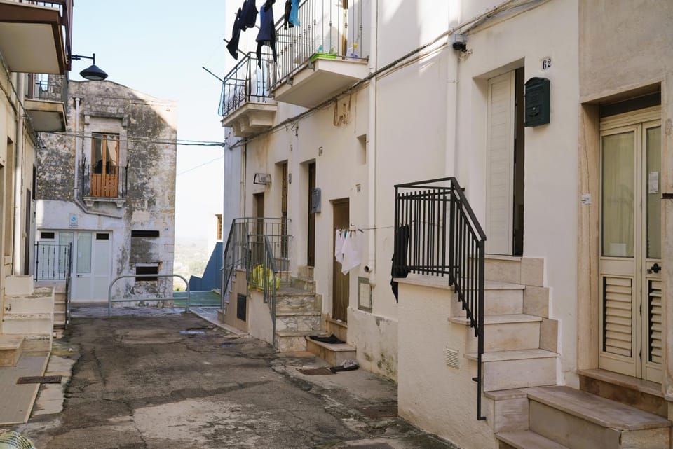 Property building, Day, Neighbourhood, City view, Street view