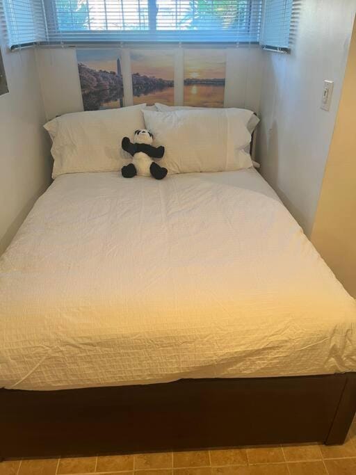 Stay in the heart of Logan Circle: Fully Walkable Apartment in District of Columbia
