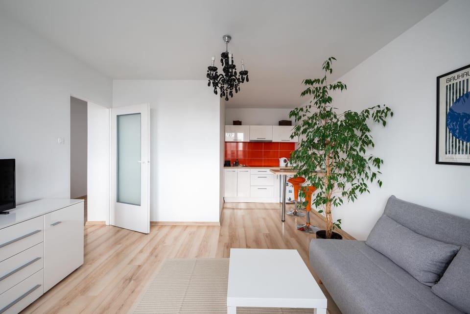 Communal lounge/ TV room, TV and multimedia, Kitchen or kitchenette, Living room, Seating area, Evening entertainment