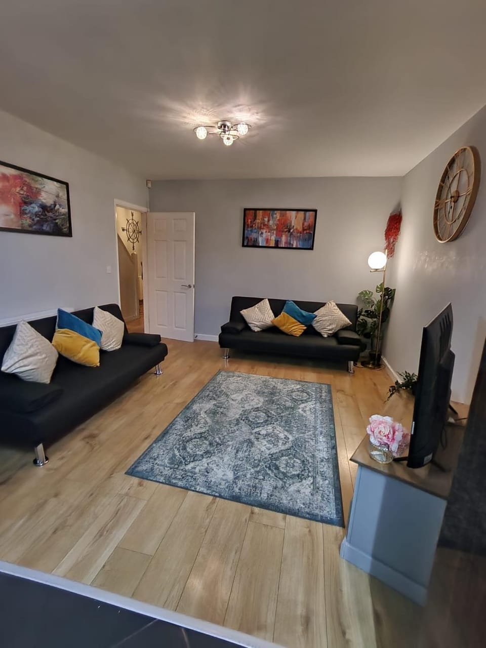 Living room, Photo of the whole room, Seating area