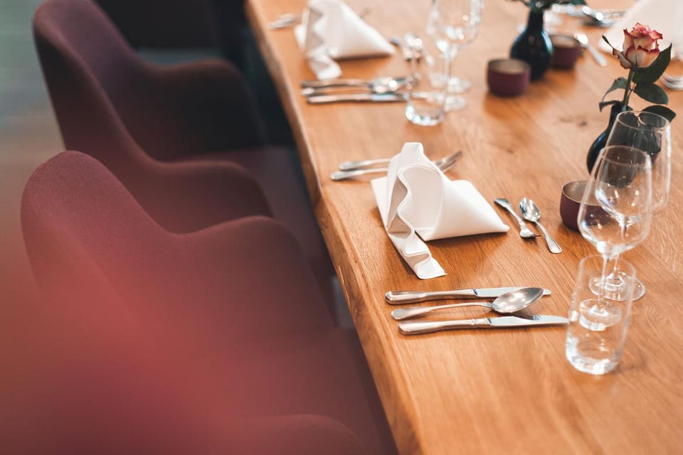 Restaurant/places to eat, Lounge or bar, Buffet breakfast, Lunch, Dinner, Alcoholic drinks, Non alcoholic drinks