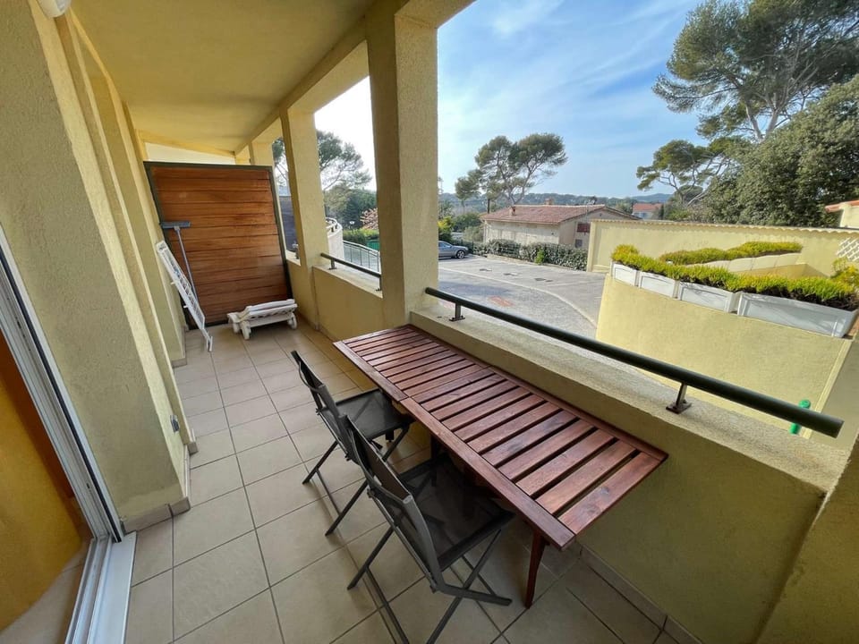 Locations de vacances à Six-fours avec piscine et parking privé et à 800m de la plage Apartment in Six-Fours-les-Plages