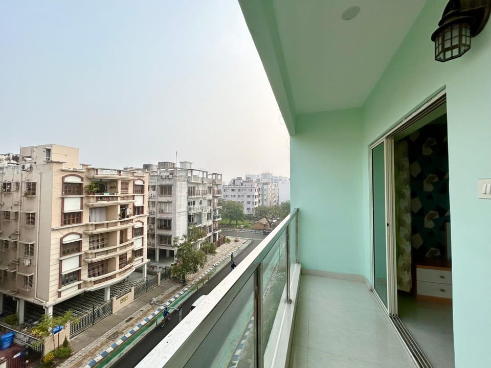 View (from property/room), Balcony/Terrace, City view