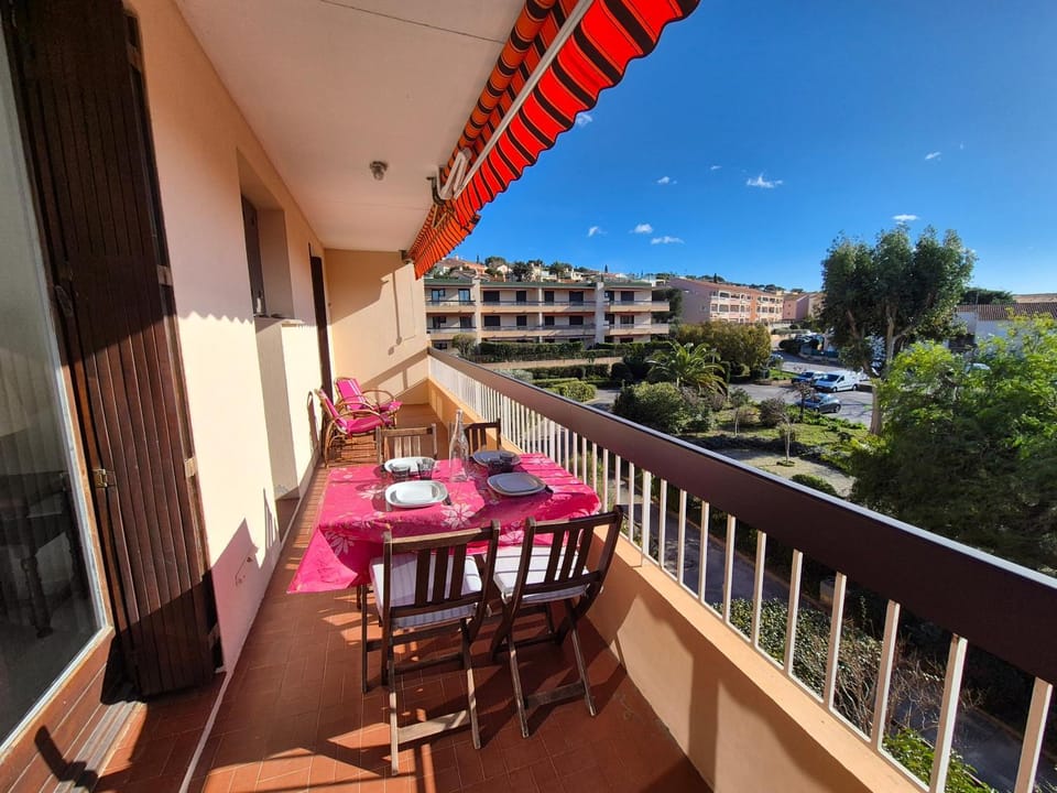 Day, Balcony/Terrace, Dining area