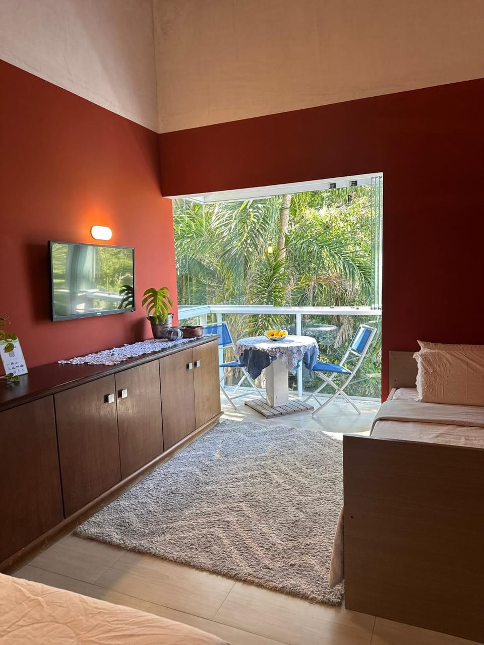 Quarto em casa de praia com estacionamento Vacation rental in Balneário Camboriú