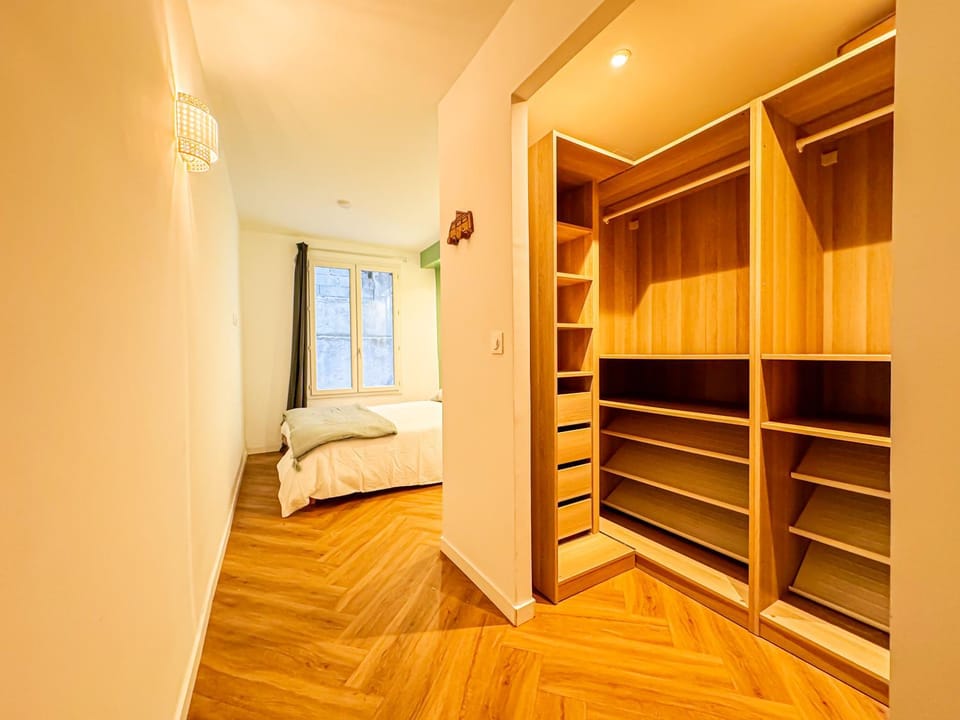Appartement climatisé Vieux Port, rénové et cosy Apartment in Marseille