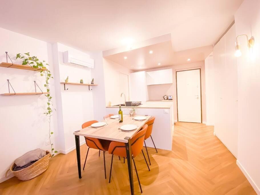 Appartement climatisé Vieux Port, rénové et cosy Apartment in Marseille