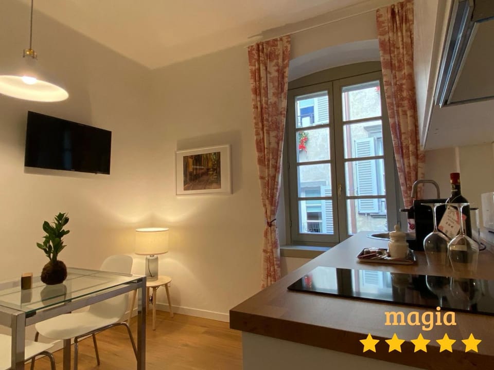 Kitchen or kitchenette, Dining area, kitchen