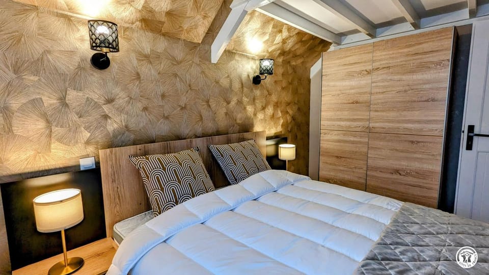 Le Chalet de la Combe Sainte-Anne House in Bourgogne-Franche-Comté