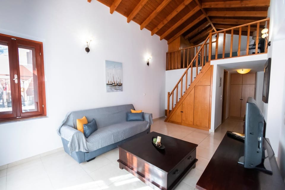 Living room, Photo of the whole room, Seating area