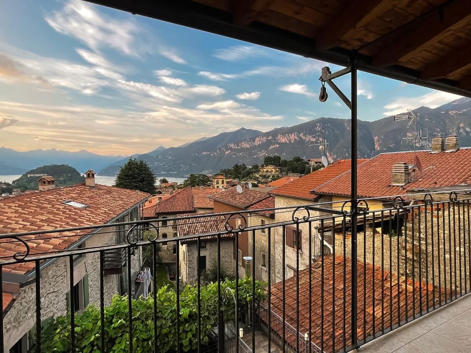Casa Julia - lake view terrace Apartment in Bellagio