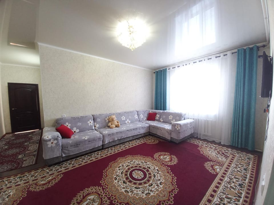 Living room, Photo of the whole room, Seating area