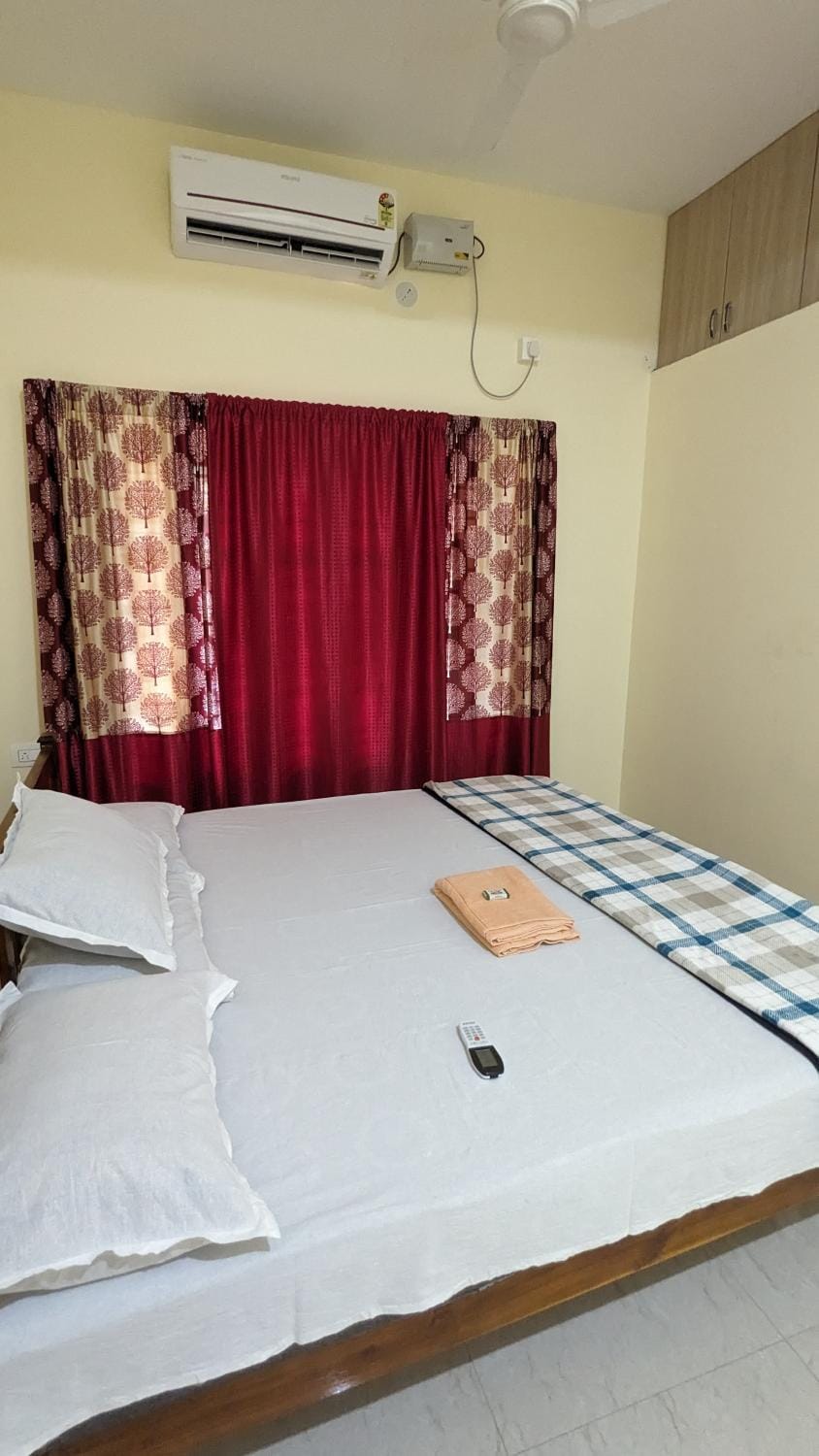 Bed, Bedroom, air conditioner