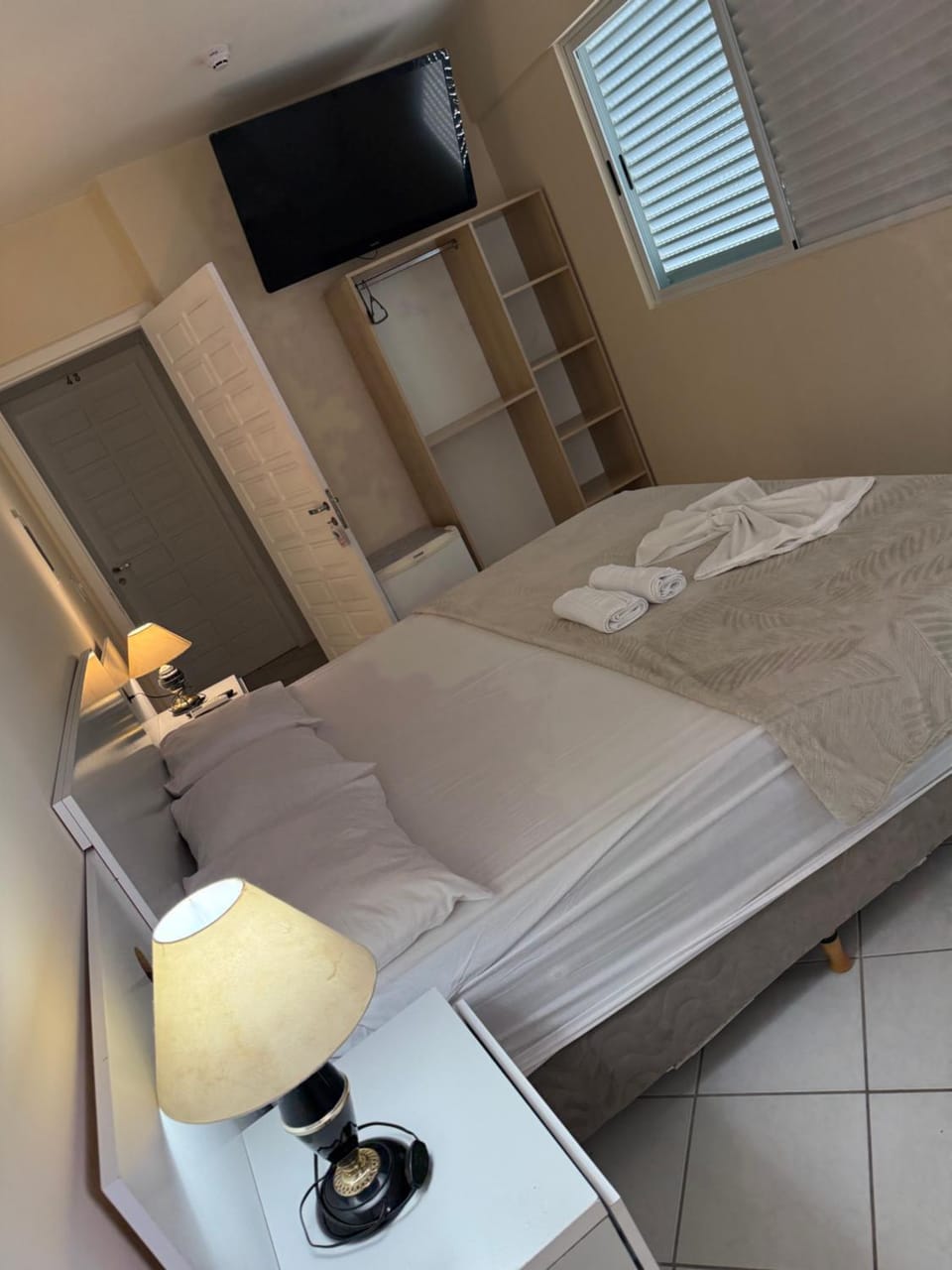 Communal lounge/ TV room, Bed, TV and multimedia, Photo of the whole room, Evening entertainment, Bedroom, towels