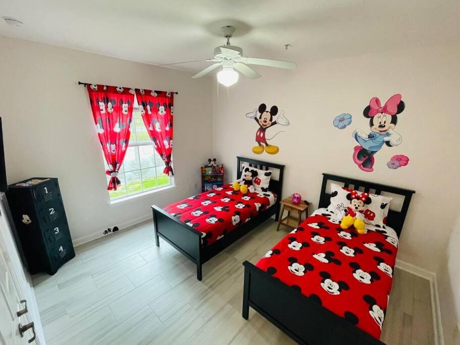 Bed, Photo of the whole room, Bedroom