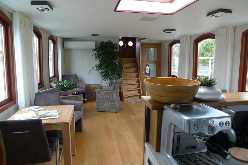 Lounge or bar