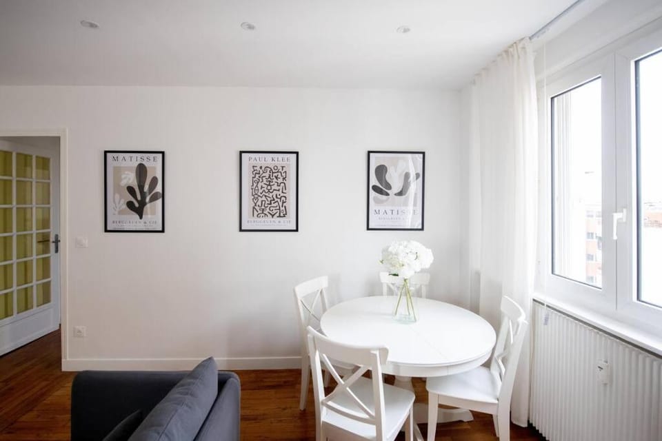 Av REPUBLIQUE Design and cozy Apartment in Aubervilliers