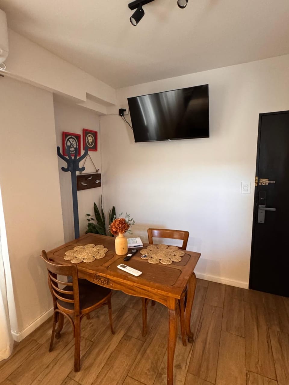 TV and multimedia, Dining area