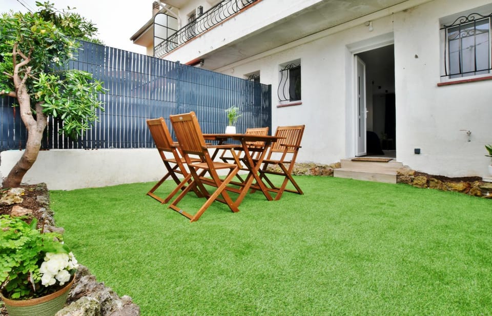 studio grand confort centre ville grande terrasse Apartment in Saint-Raphael